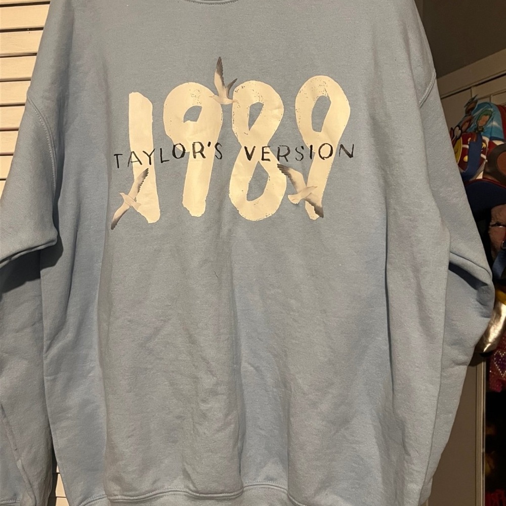 Taylor Swift 1989 Taylor’s Version Blue Heavy Blend Sweatshirt